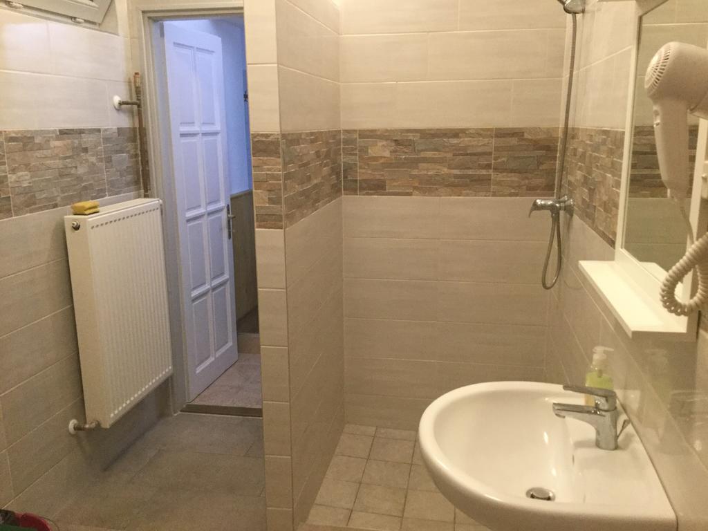 Avas Apartman Miskolc Exterior foto
